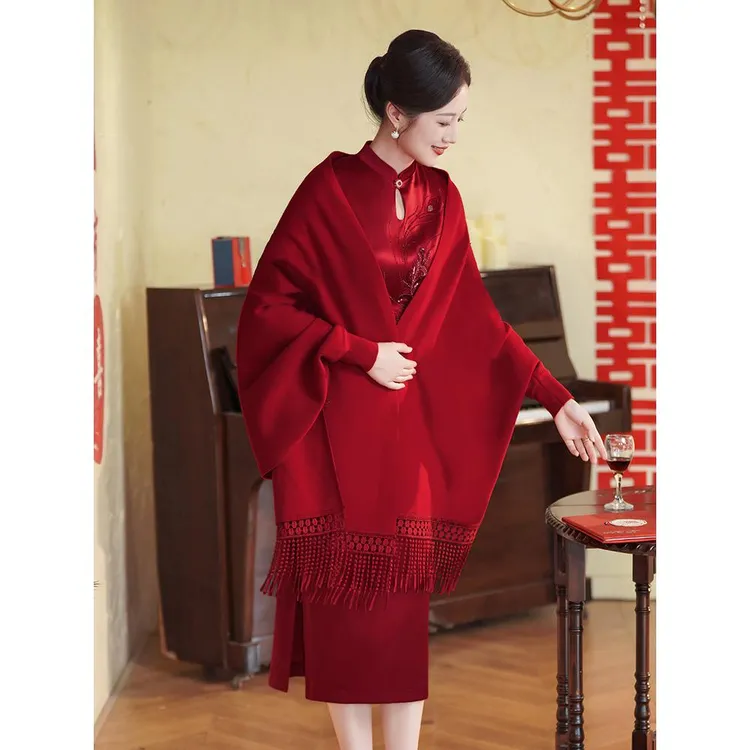 2025新款披肩红色洋气婚礼妈妈旗袍礼服外搭时尚带袖斗篷保暖外套