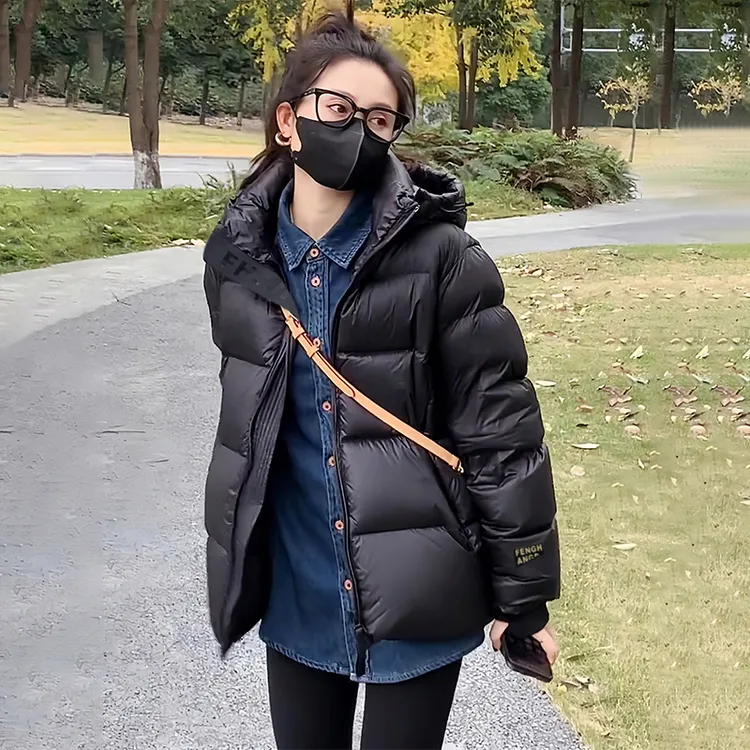 黑金羽绒服女短款2024冬季新款加厚潮流小个子面包服黑色保暖外套
