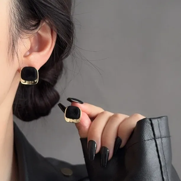 铜合金耳饰 复古港风黑金撞色方形耳钉时尚轻奢耳饰百搭法式配饰