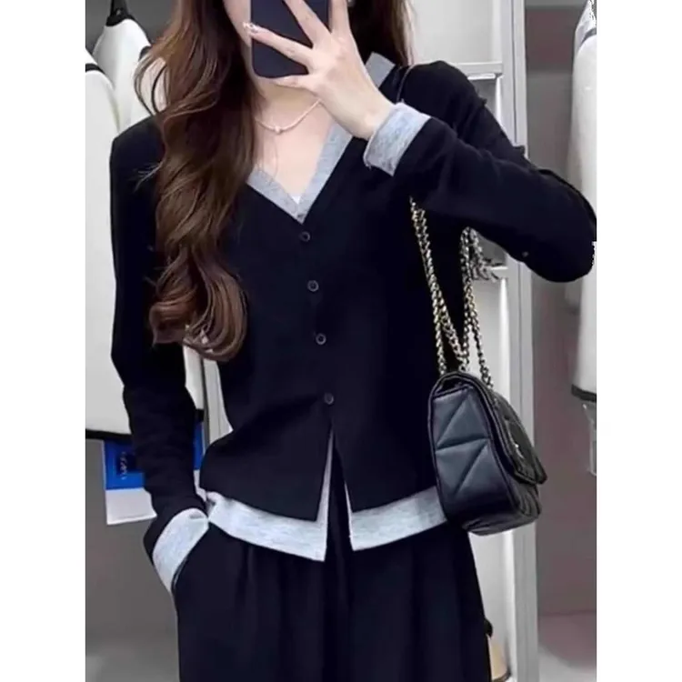 哥弟阿玛施正品黑色假两件V领长袖T恤女春秋新款大码胖mm打底衫显