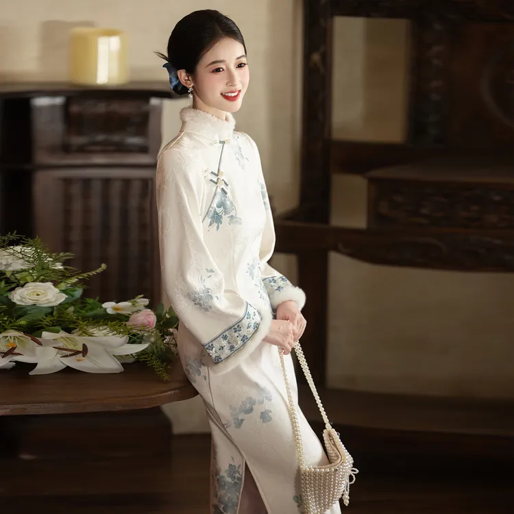 白色高端改良旗袍2025秋冬新款气质淑女范加厚加绒修身显瘦年轻款