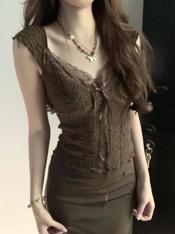 美式复古蕾丝拼接v领T恤女夏季甜辣紧身显瘦一针织开叉包臀裙套装