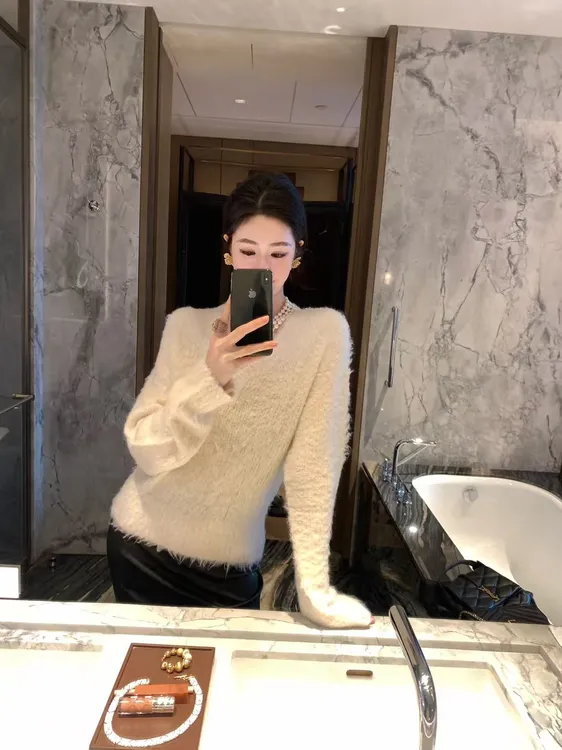 金南一奢牌同源重磅真丝拉毛白色v领上衣