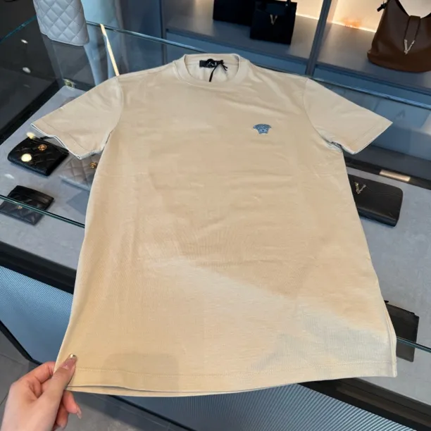 未使用 VERSACE/范思哲 三周左右到手/男士刺绣小标短袖卡其色