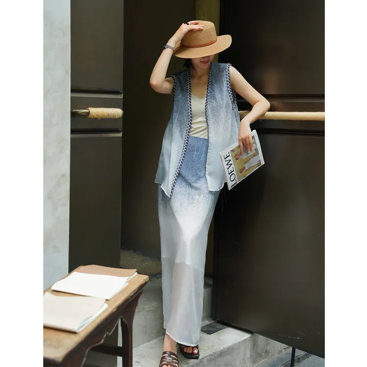 仿牛仔质感晕染渐变设计感时尚套装女2025新款马甲直筒半裙两件套