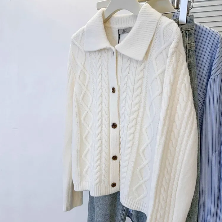 2025年秋季新款百搭女士系扣polo领麻花假菱形提花羊毛开衫