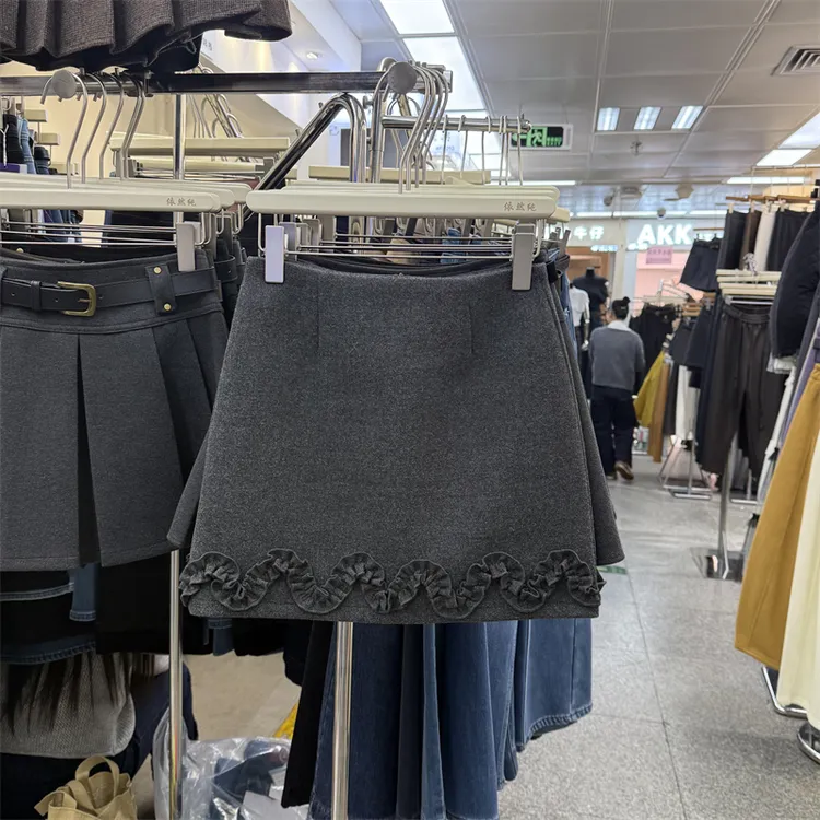 灰色气质毛呢半身裙女2025秋冬新款时尚木耳花边减龄百搭a字短裙