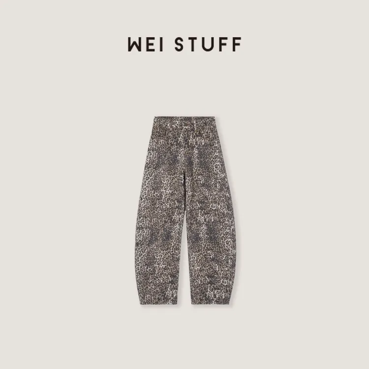 WEI STUFF  “调性拉满” 复古时髦满印豹纹直筒牛仔裤 10345 