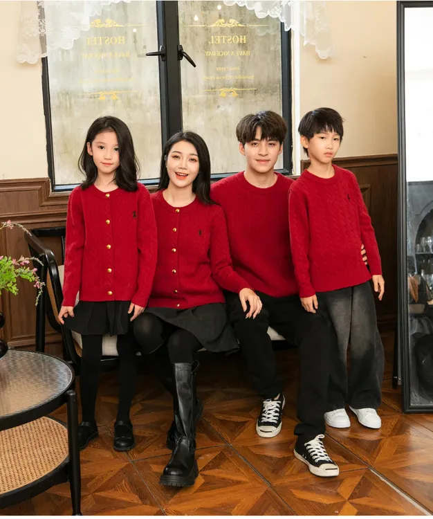 亲子装母子装2025新款爆款一家三口秋冬款毛衣母女开衫红色家庭装