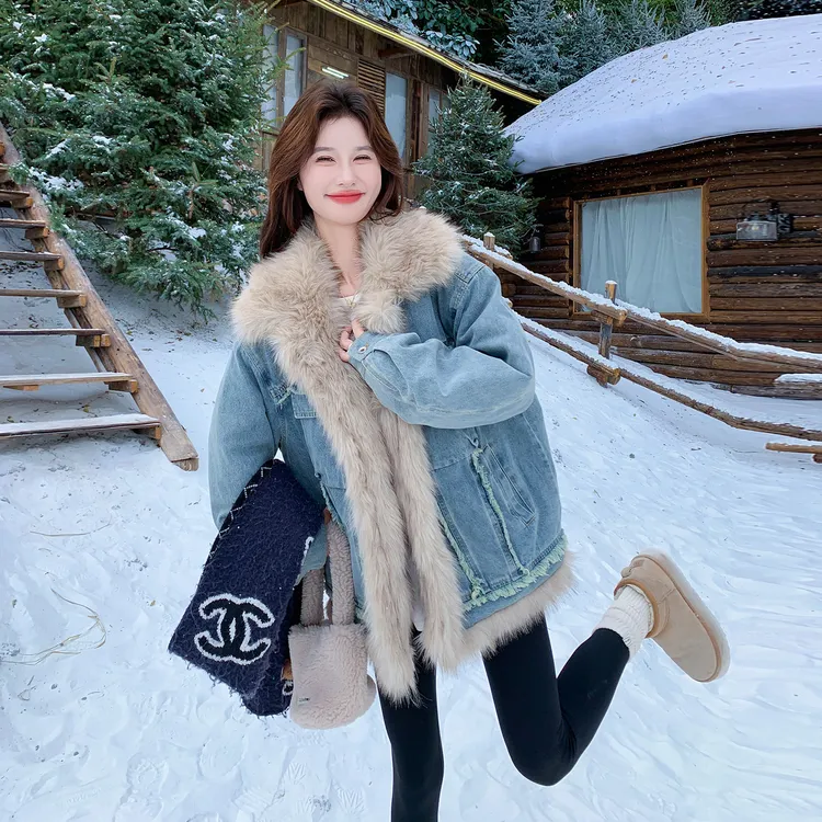 蓝色毛绒拼接设计感夹棉牛仔外套女2025冬季新款加绒加厚派克棉服