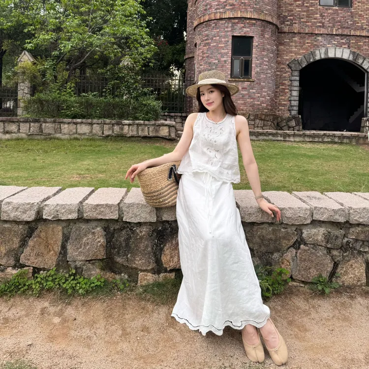 UTWU小敏「白茶矢梦」夏季1oo亚麻镂空钩花度假风针织背心S25T1104