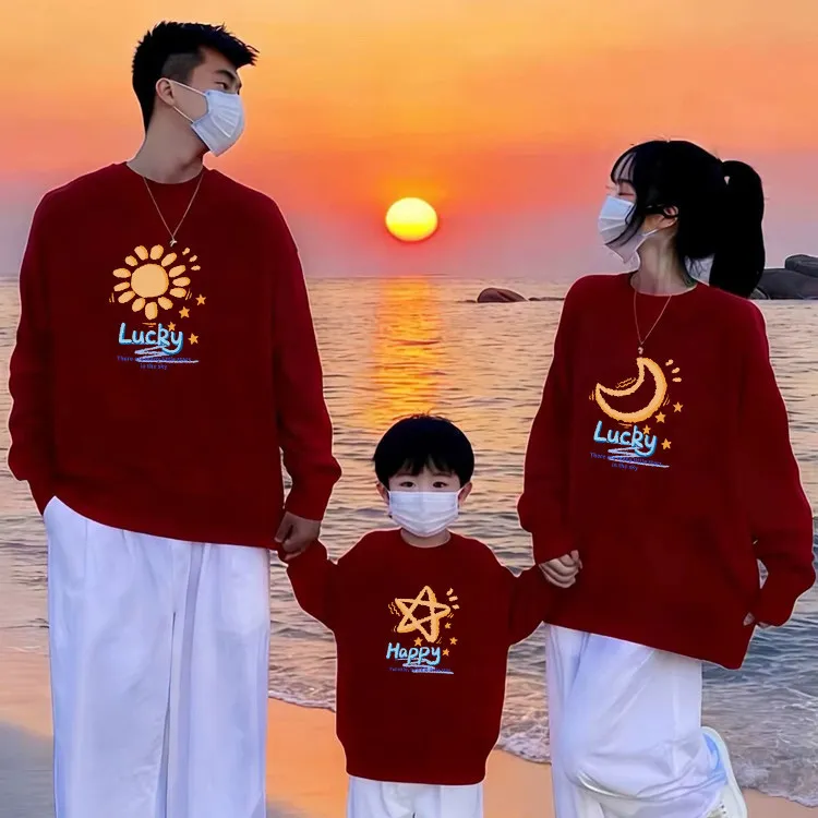 过新年一家三口亲子装秋冬装高级感拜年服红色本命马年卫衣服外套