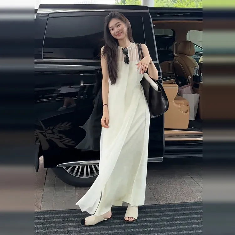 海边度假白色吊带背心连衣裙子女夏2025新款爆款法式无袖沙滩长裙
