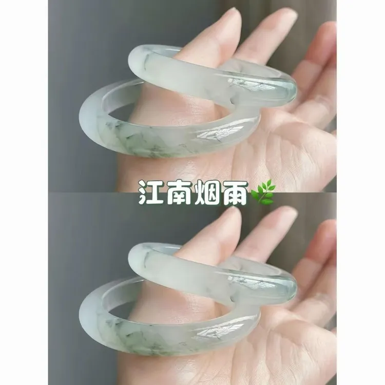天然新疆天山翠玉手镯雪翠冰糯种半山水飘花冰透玉镯子飘绿少女款