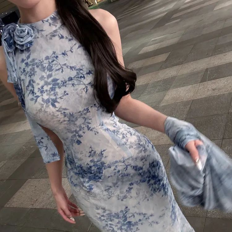 LHMknk1画报夫人原创温柔纯欲收工花朵挖肩鱼尾连衣裙  蓝珠心