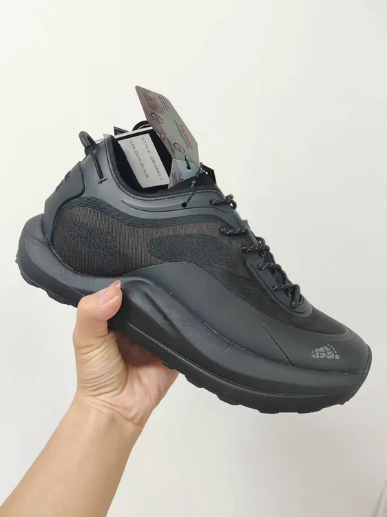 新款户外登山徒步鞋 黑色通勤百搭休闲鞋 越野徒步跑鞋