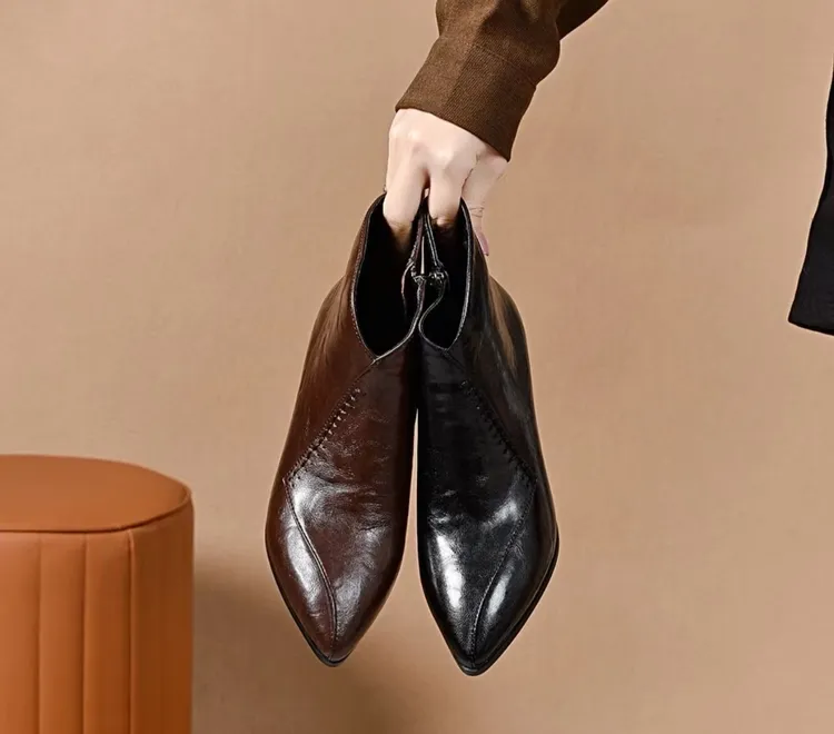 【品牌力荐】秋冬高级舒适设计感洋气通勤女靴7835