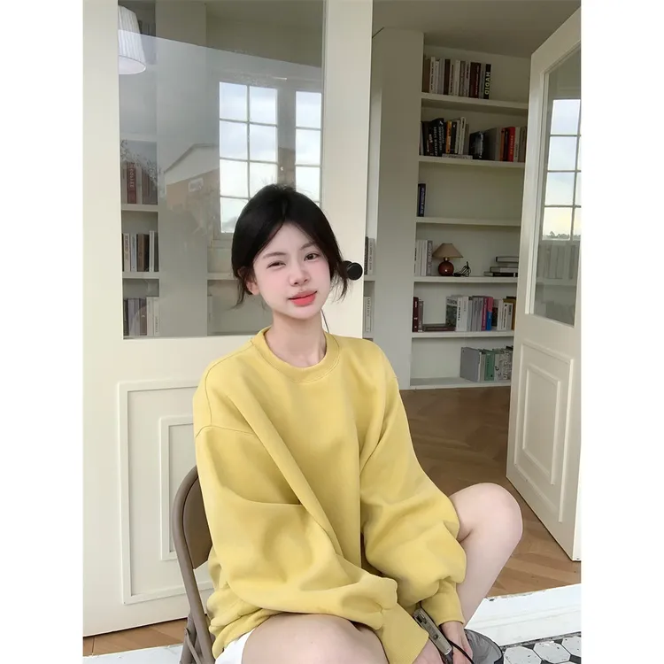韩版小众显白鸡蛋黄圆领套头长袖卫衣女时尚休闲百搭松弛减龄上衣