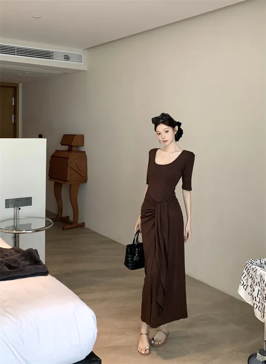 韩系长袖绑带收腰连衣裙女2025秋季新款修身显瘦U领时尚内搭裙子