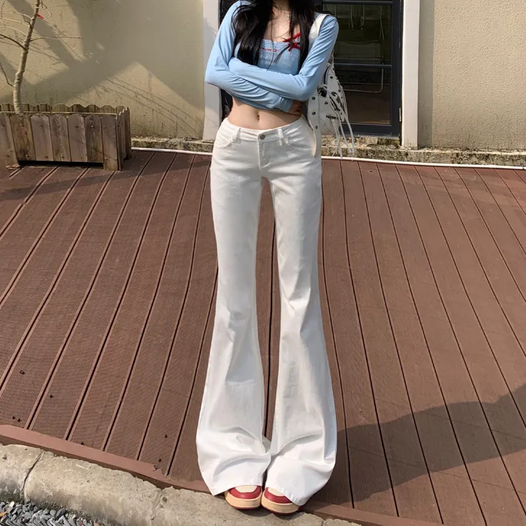 白色微喇牛仔裤女2025秋季薄绒低腰辣妹修身弹力显瘦直筒马蹄裤子