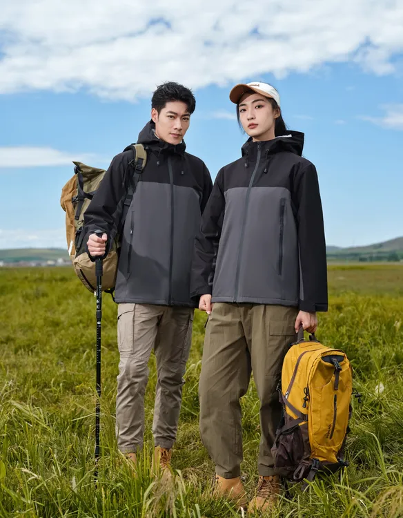 秋冬新品石墨烯聚热保暖一体棉连帽冲锋衣男女同款户外运动棉服