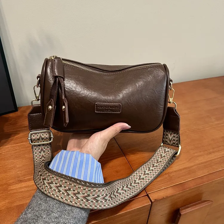 直播间专属2025新款波士顿包包单肩斜挎包女包25*15*10