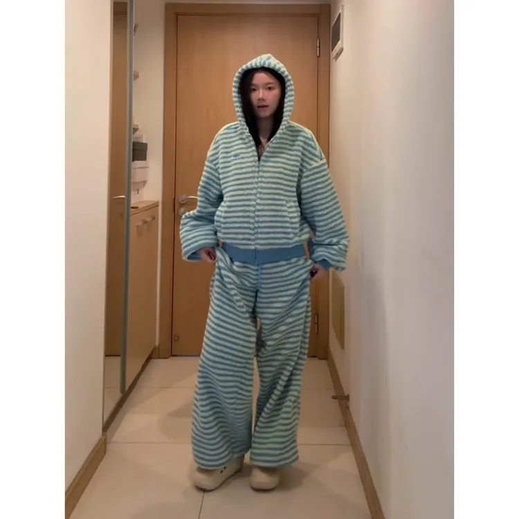 韩版条纹连帽外套珊瑚绒睡衣女秋冬毛绒绒宽松长裤保暖家居服套装