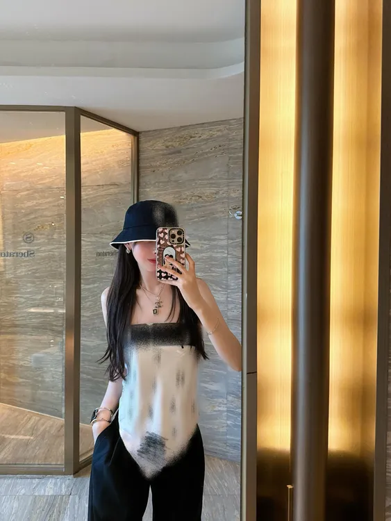 甜酷辣妹！夏季新款气质名媛性感缎面印花抹胸丝巾配高腰休闲裤女