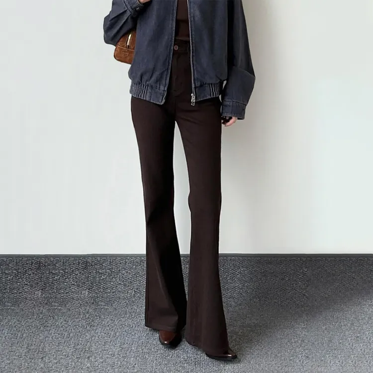 大码咖啡色冬季遮胯显瘦牛仔裤女梨形身材加绒高腰弹力百搭微喇裤