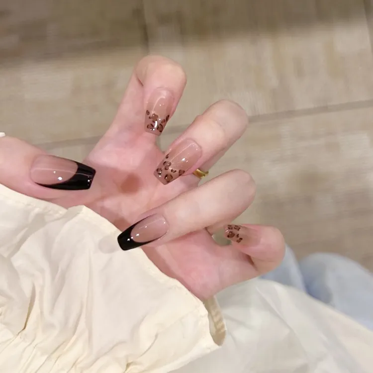 美甲穿戴甲中长款秋冬法式豹纹猫眼手工假指甲贴片显白ins高级感