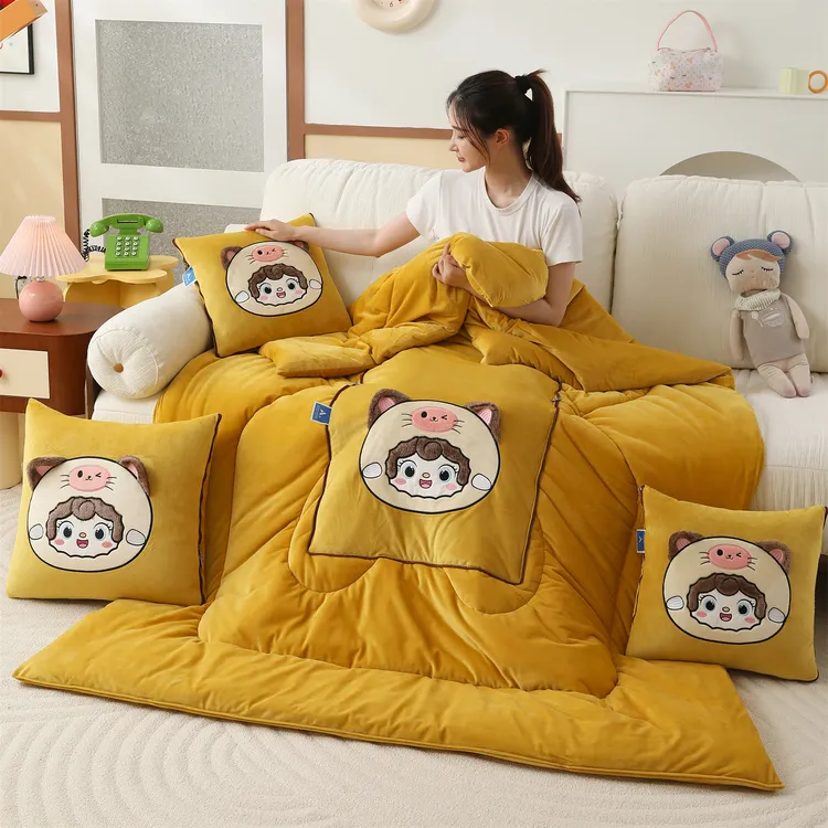 婴儿绒加厚多功能二合一抱枕被可折叠车载沙发两用午睡车载毯子