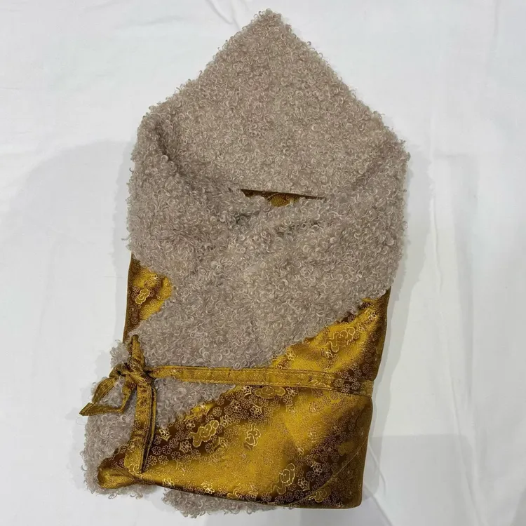藏式新款加绒抱被