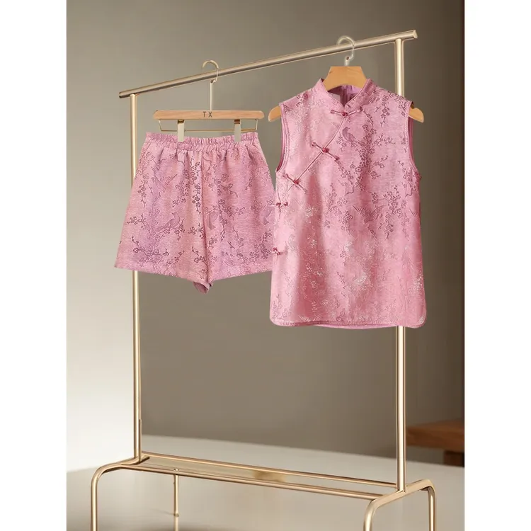 轻熟风早秋季女新中式国风盘扣无袖上衣搭休闲短裤洋气减龄两件套