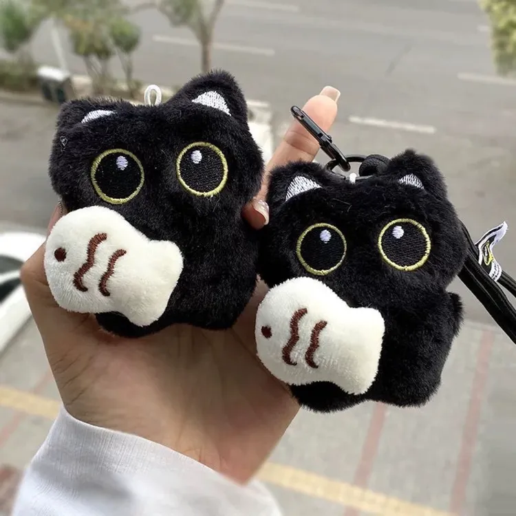 可爱呆萌抱小鱼大眼黑猫毛绒玩偶情侣包挂件创意苹果小黑猫钥匙扣