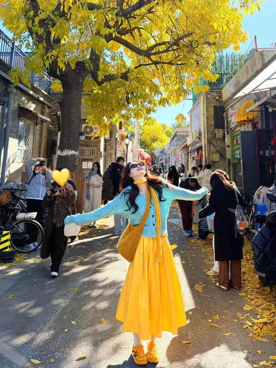 【春の阳光】早春气质湖蓝色针织开衫上衣减龄黄色半身裙两件套装