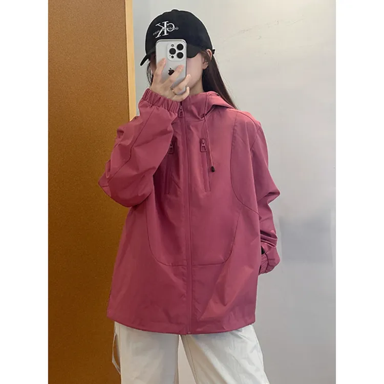 玫红色上衣外套男女款早秋穿搭高级感户外登山服潮牌运动连帽夹克
