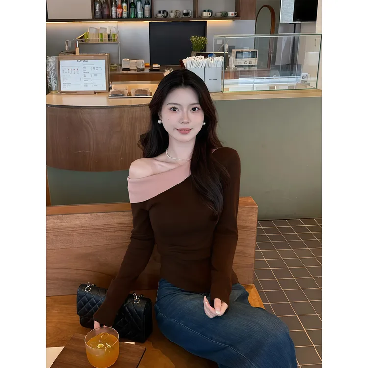 纯欲风时尚斜肩长袖T恤女秋季新款设计感小众修身显瘦打底衫上衣