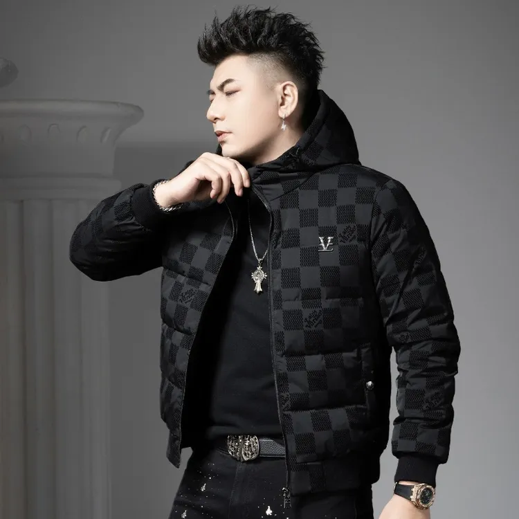 连帽羽绒服男士2025新款冬季白鸭绒欧洲站外套潮流徽章保暖防寒服