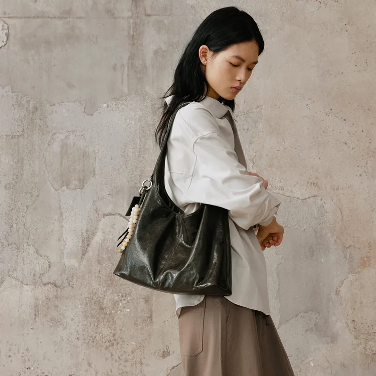 AVALEA葳里 琉光羊皮慵懒Hobo单肩托特包 新款柔软购物袋女包C441