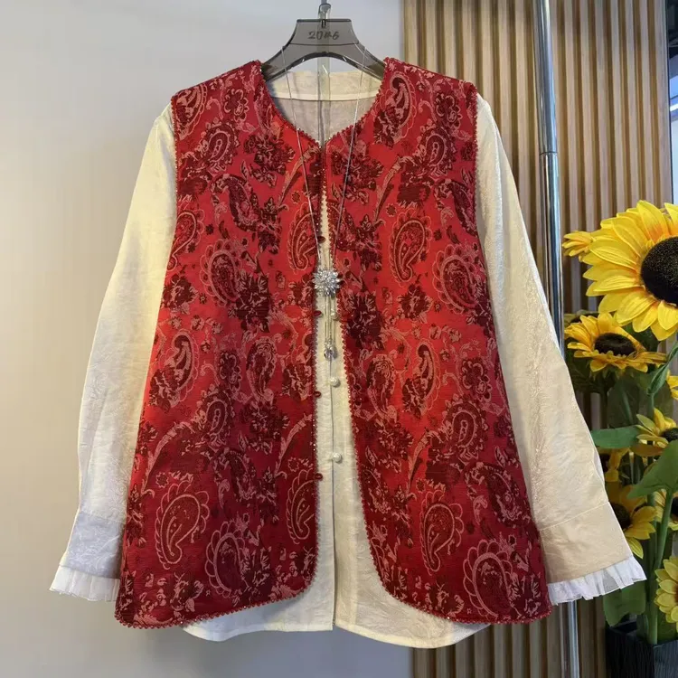 2025冬季新中式国风胖妹妹串珠边马甲女宽松大码外搭唐装圆领马夹