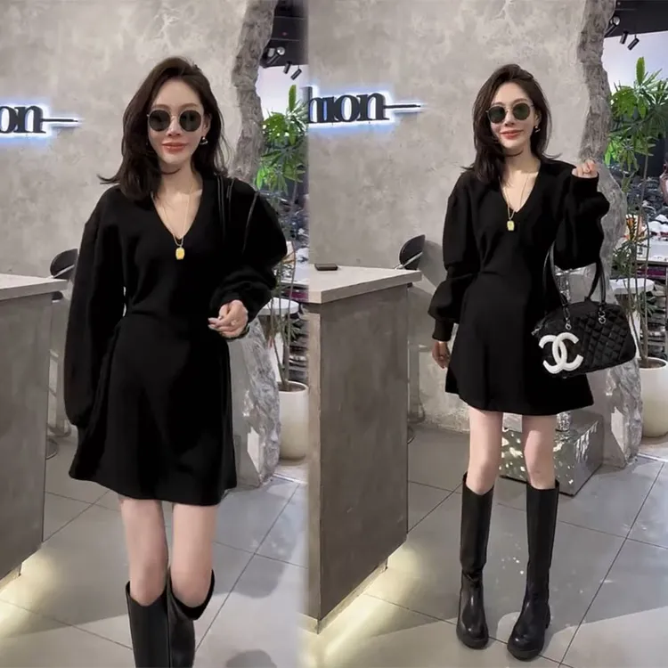 极简赫本风黑色V领长袖连衣裙女秋冬高级感新款收腰显瘦气质A字裙