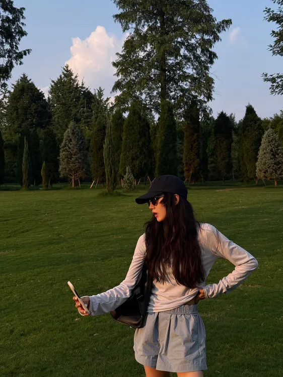 2025年夏季显瘦长袖上衣女生韩系ins衣服新款小众气质短裤套装