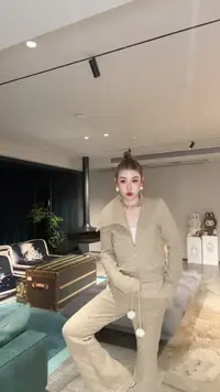 【HAV】 新款时髦高领斜拉链长袖外套松紧腰抽绳微喇裤菱形格棉套装