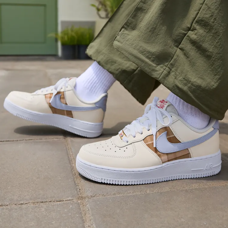 耐克空军一号女子学院风运动鞋夏季新款Nike Air Force 1 IH7352