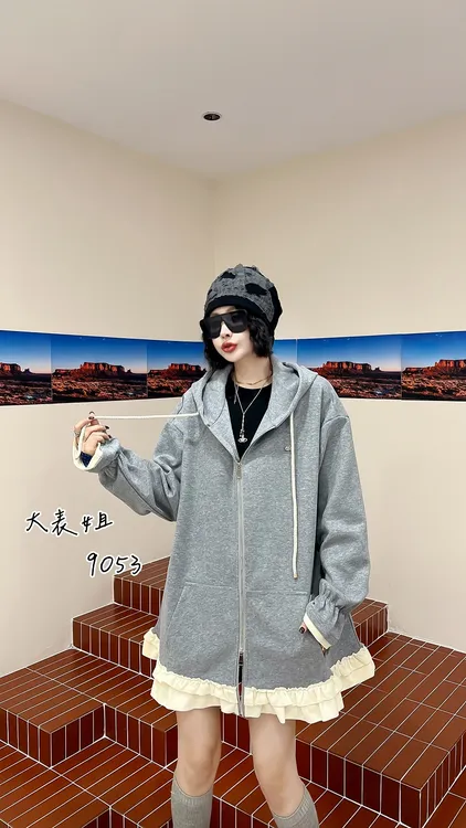 9053加大码韩系小花边拼接卫衣外套女秋宽松甜美减龄外套开衫上衣