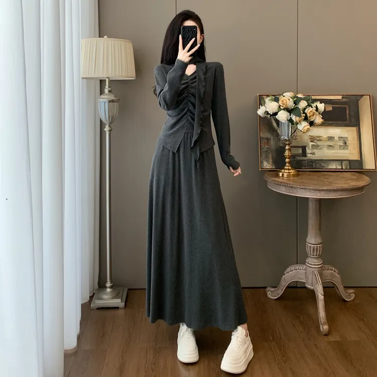 入秋一整套女装显瘦气质减龄休闲时尚v领长袖半身裙子两件套秋季