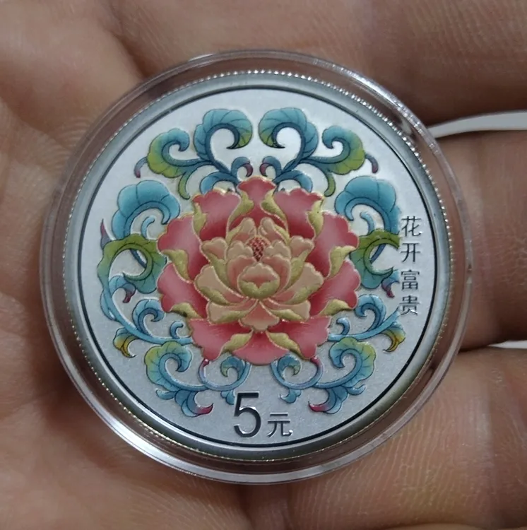 2022年，花开富贵彩色银币，15克，品相如图，售出非假不退不换。