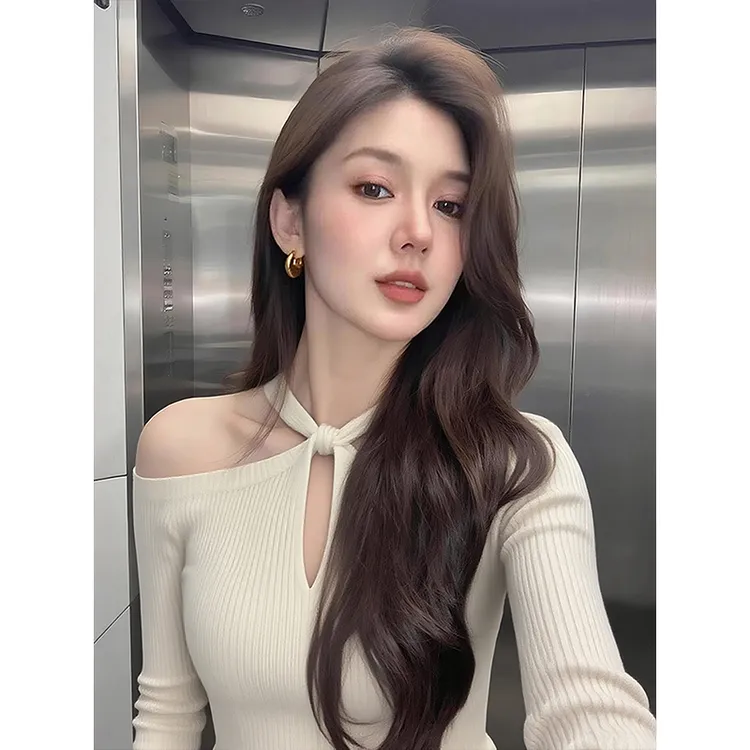 早秋冬轻熟甜辣妹露肩挂脖针织打底衫女士内搭设计感修身镂空上衣
