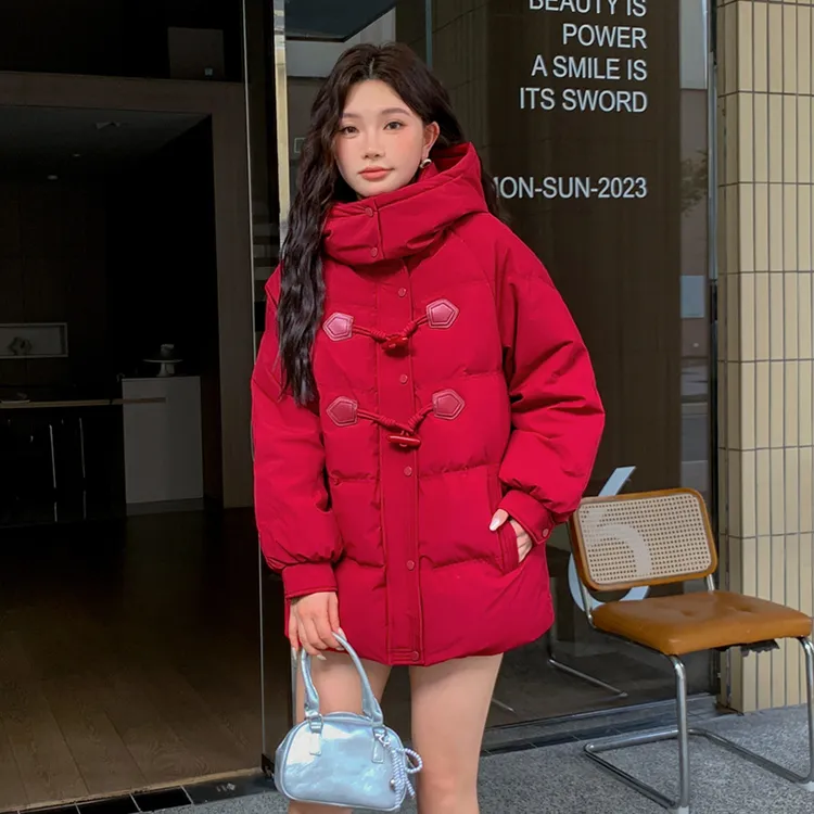 2025年新款牛角扣加肥加大码200斤胖mm白鸭绒羽绒服女连帽百搭冬