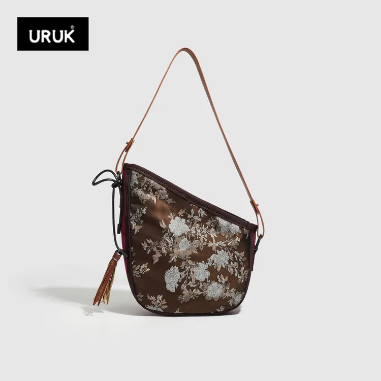 URUK新款新中式单肩包山茶花色织不规则腋下包复古文艺宋锦文艺包